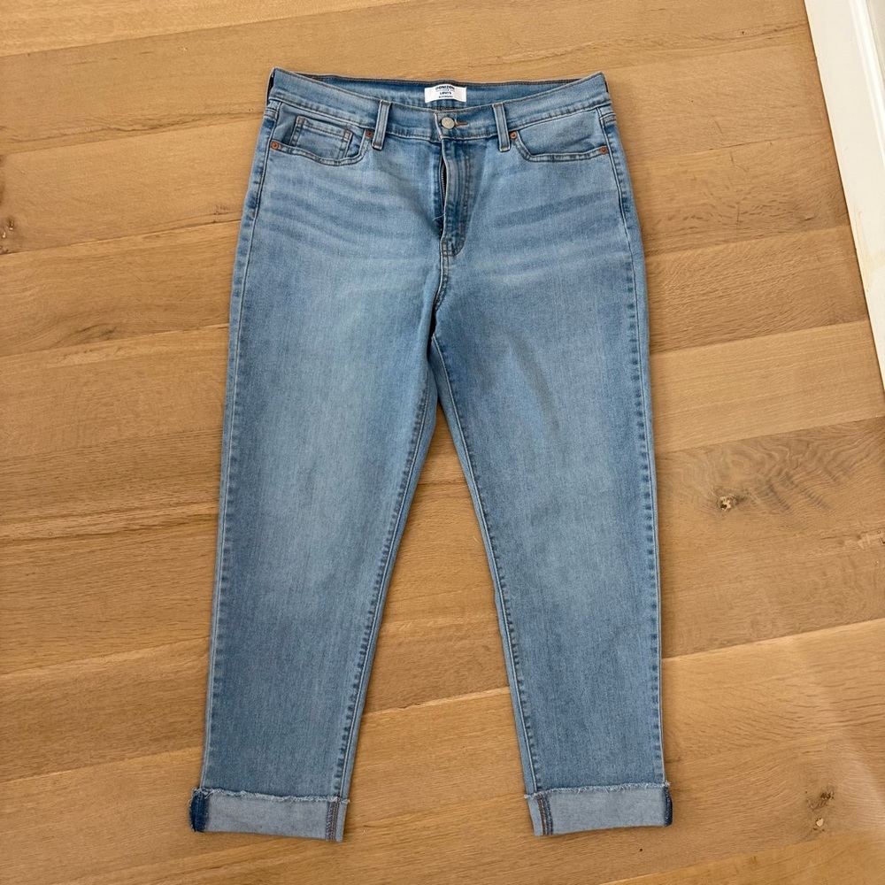 Denizen from Levi's Light Blue Cropped Jeans